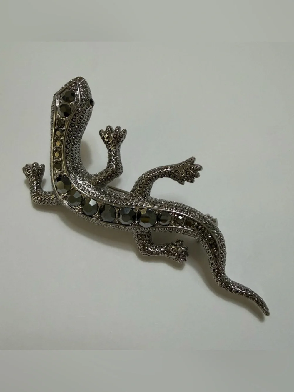 Vintage Liz Claiborne Gecko Lizard Gemstone Silver Toned Brooch Pin